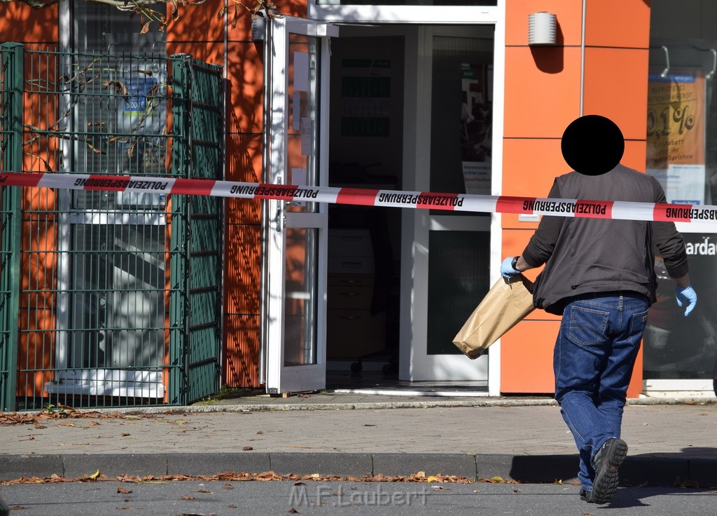 Versuchte Geldautomatensprengung Koeln Nippes Werkstattstr P093.JPG - Miklos Laubert